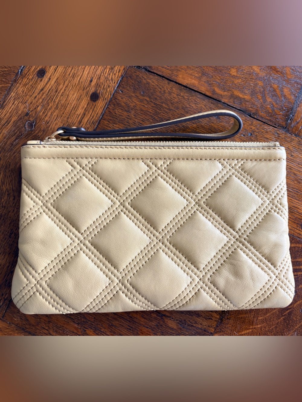 Tory Burch Quilted Leather Wristlet in Light Beige - Picture 2 of 3